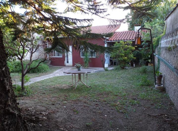 Casa · 219m² · 3 Ambientes · 2 Cocheras