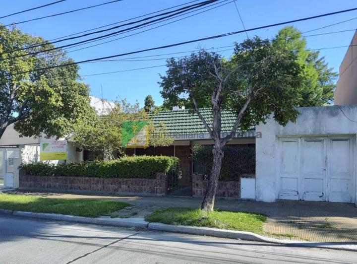 Casa · 190m² · 4 Ambientes · 1 Cochera