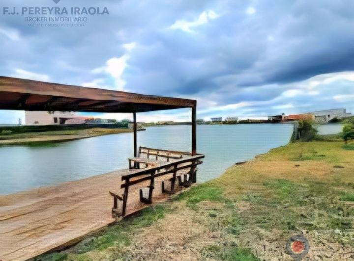 Casa · 230m² · 4 Ambientes · 1 Cochera