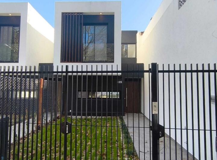 Casa · 122m² · 3 Ambientes · 1 Cochera