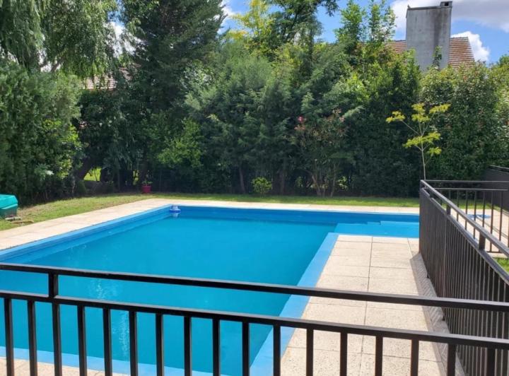 Casa · 300m² · 1 Ambiente · 3 Cocheras