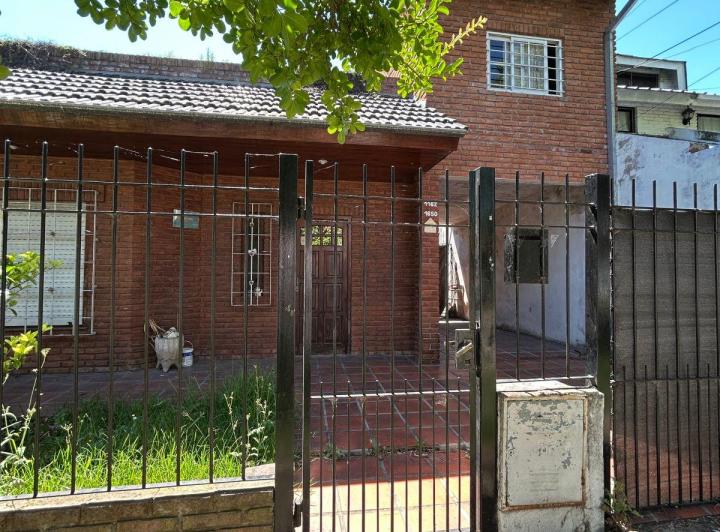 Casa · 204m² · 5 Ambientes · 2 Cocheras