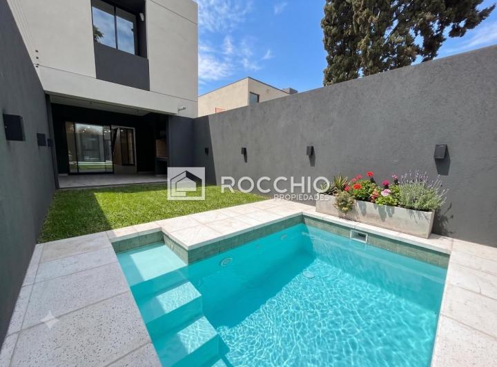 Casa · 118m² · 4 Ambientes · 1 Cochera