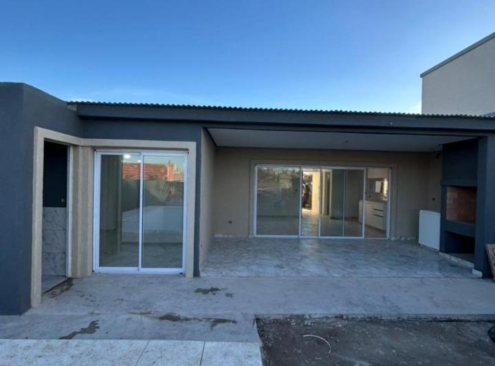 Casa · 120m² · 4 Ambientes · 2 Cocheras
