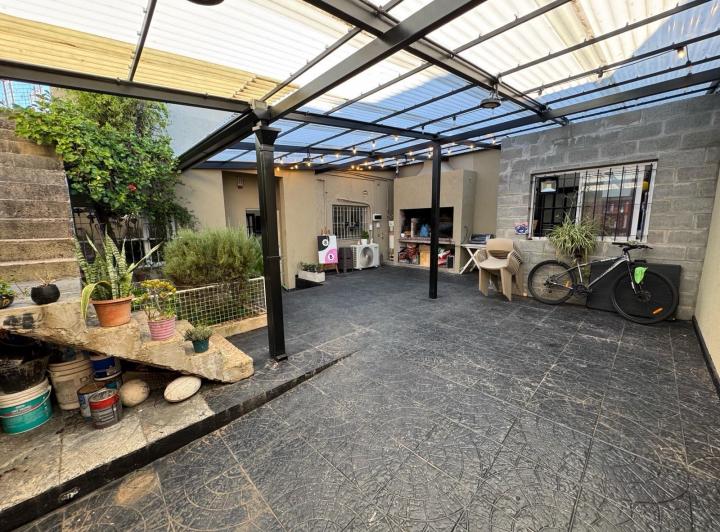 Casa · 116m² · 3 Ambientes · 2 Cocheras