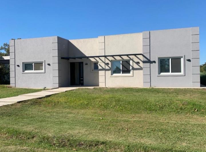 Casa · 170m² · 5 Ambientes · 2 Cocheras
