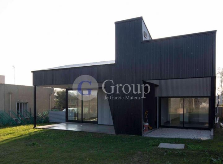 Casa · 160m² · 4 Ambientes · 1 Cochera