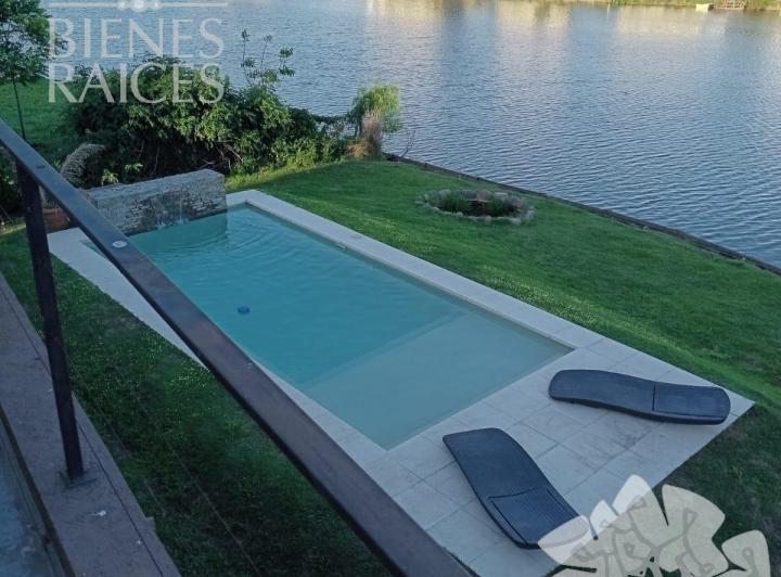 Casa · 190m² · 5 Cocheras