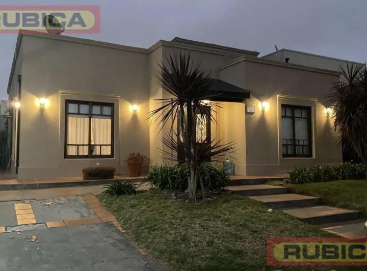 Casa · 125m² · 4 Ambientes · 1 Cochera