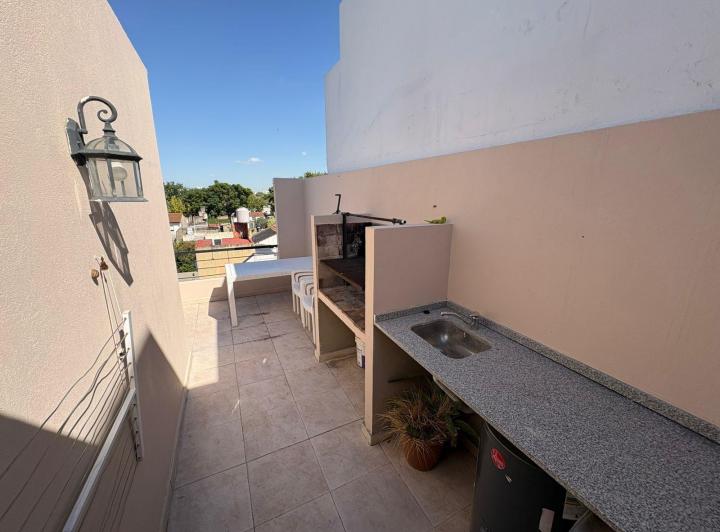 Casa · 79m² · 3 Ambientes · 1 Cochera