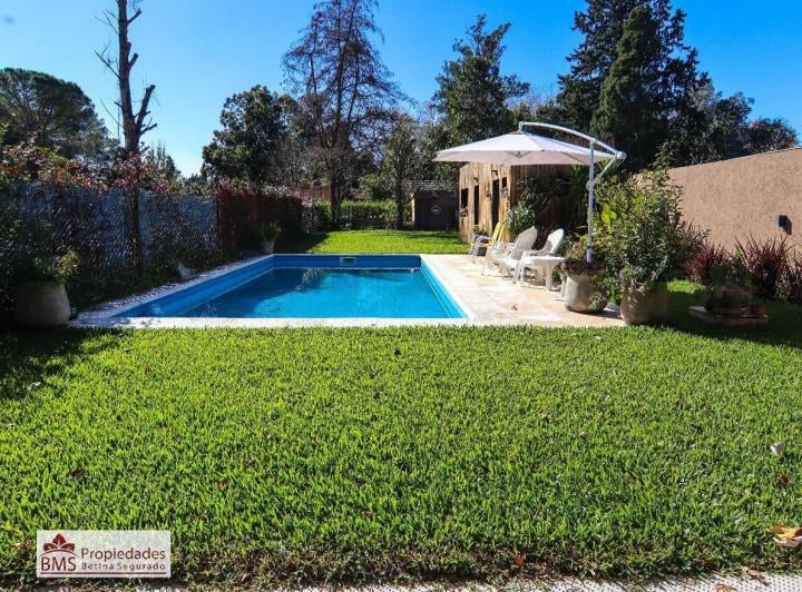 Casa · 247m² · 4 Ambientes · 1 Cochera