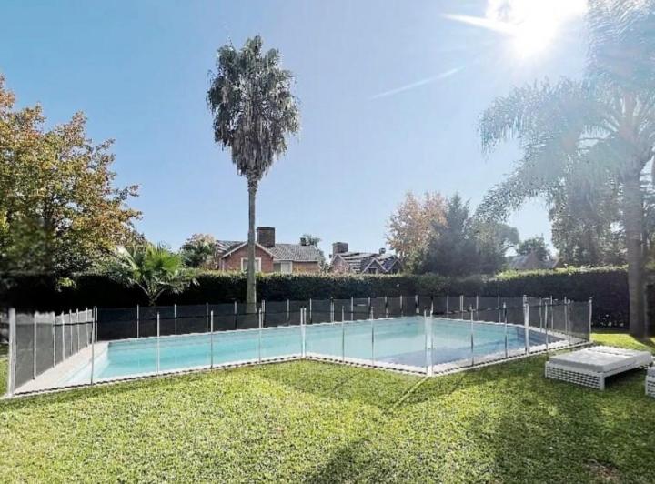 Casa · 270m² · 6 Ambientes · 1 Cochera