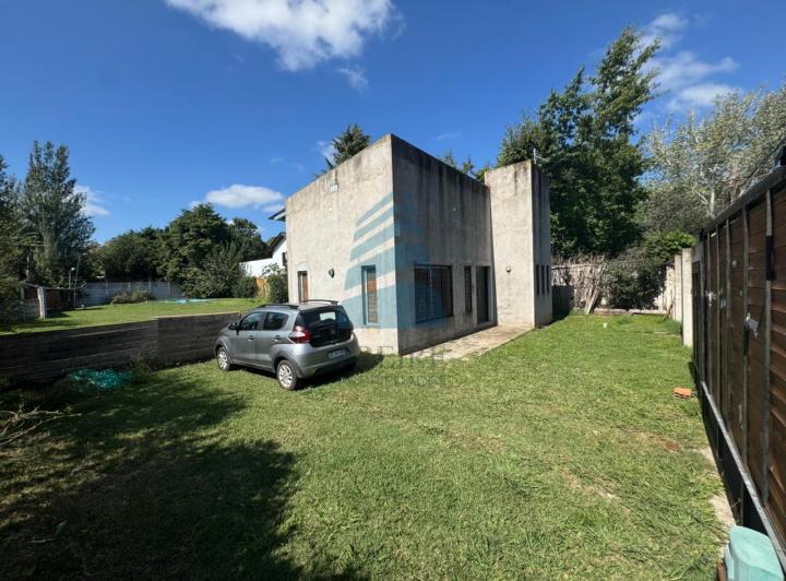 Casa · 1000m² · 2 Ambientes · 1 Cochera