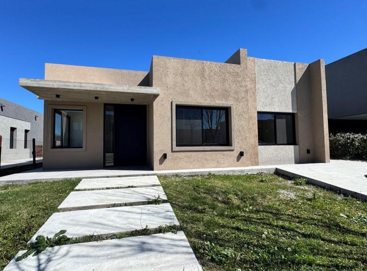 Casa · 169m² · 5 Ambientes · 3 Cocheras