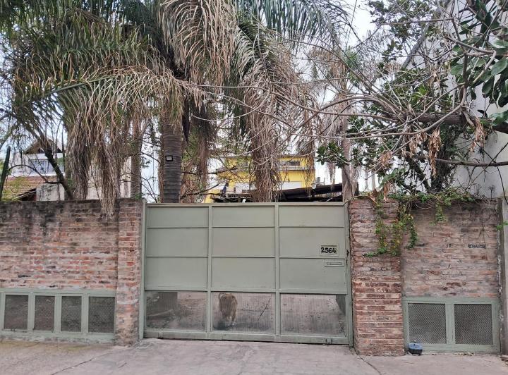 Casa · 140m² · 4 Ambientes · 7 Cocheras