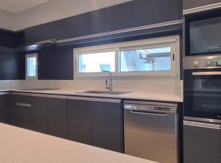 Casa · 170m² · 4 Ambientes · 3 Cocheras