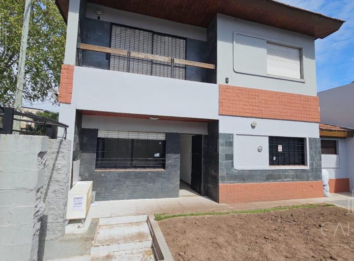 Casa · 130m² · 5 Ambientes · 1 Cochera