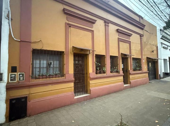 Casa · 1m² · 4 Ambientes · 1 Cochera