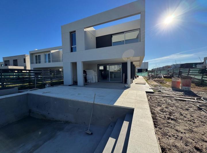 Casa · 265m² · 4 Ambientes