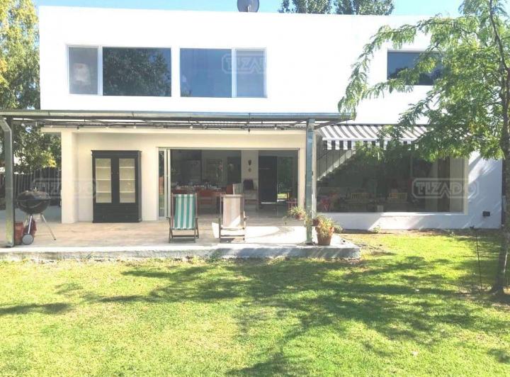 Casa · 205m² · 4 Ambientes