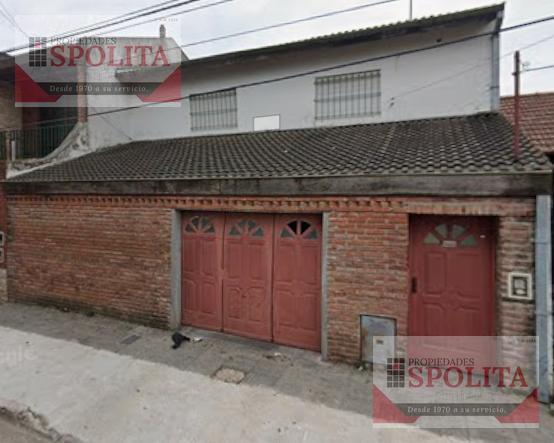 Casa · 330m² · 4 Ambientes · 6 Cocheras