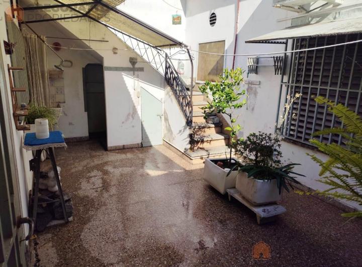 Casa · 160m² · 4 Ambientes · 2 Cocheras