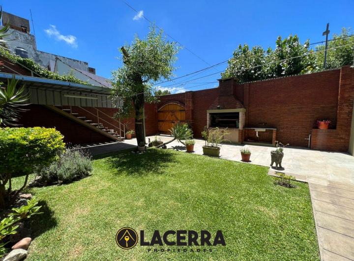 Casa · 90m² · 3 Ambientes · 3 Cocheras