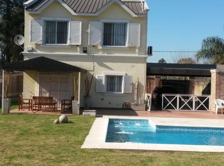 Casa · 648m² · 4 Ambientes · 2 Cocheras