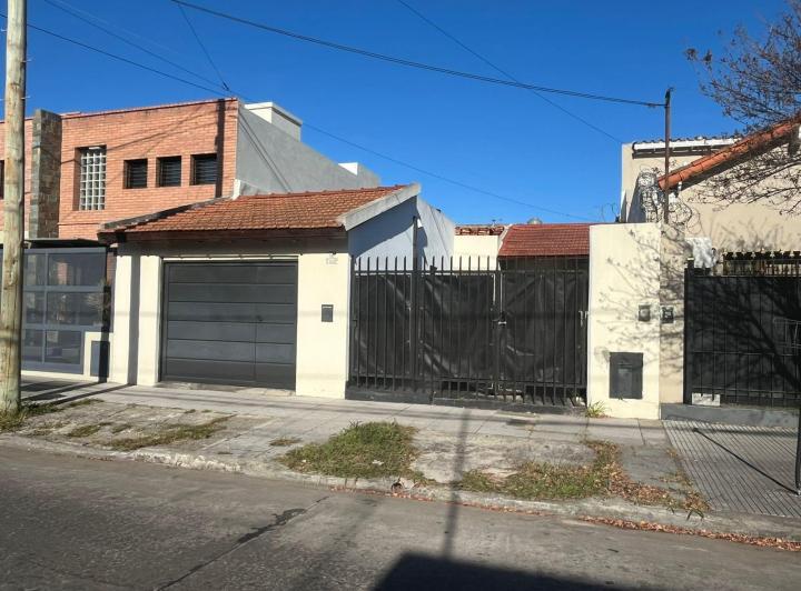 Casa · 120m² · 4 Ambientes · 1 Cochera