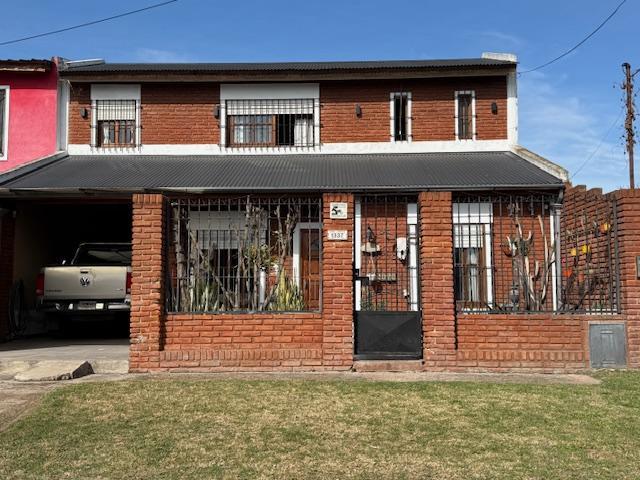 Casa · 132m² · 5 Ambientes · 2 Cocheras