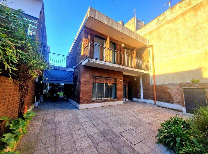 Casa · 105m² · 4 Ambientes · 1 Cochera