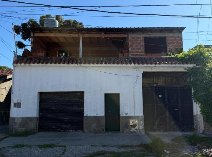 Casa · 283m² · 3 Ambientes · 1 Cochera