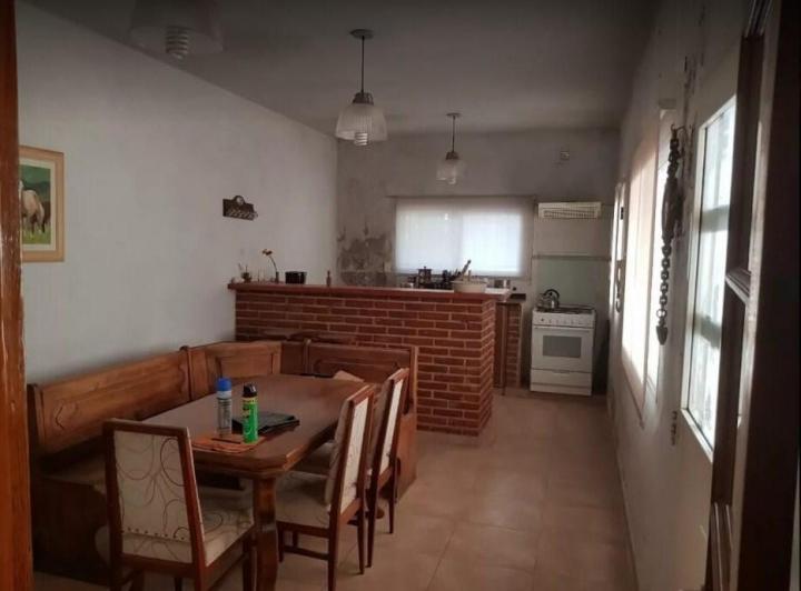 Casa · 180m² · 2 Dormitorios