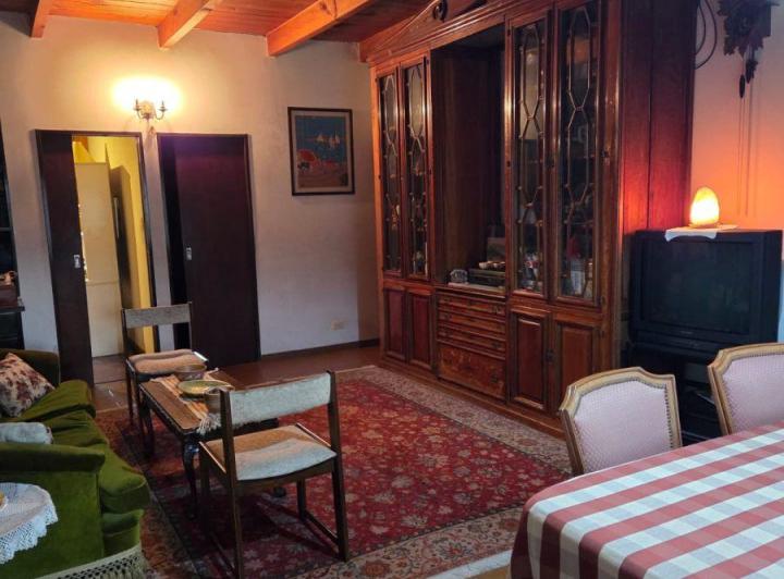 Casa · 266m² · 5 Ambientes · 1 Cochera