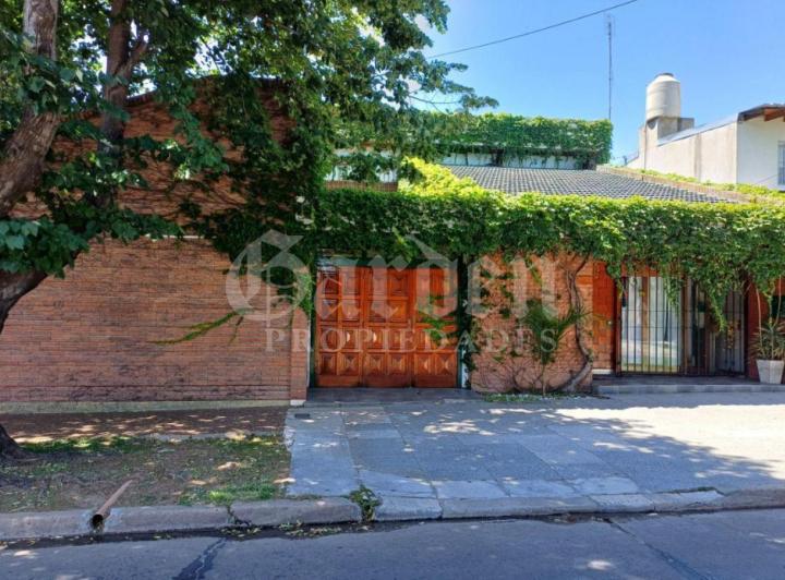Casa · 237m² · 4 Ambientes · 1 Cochera