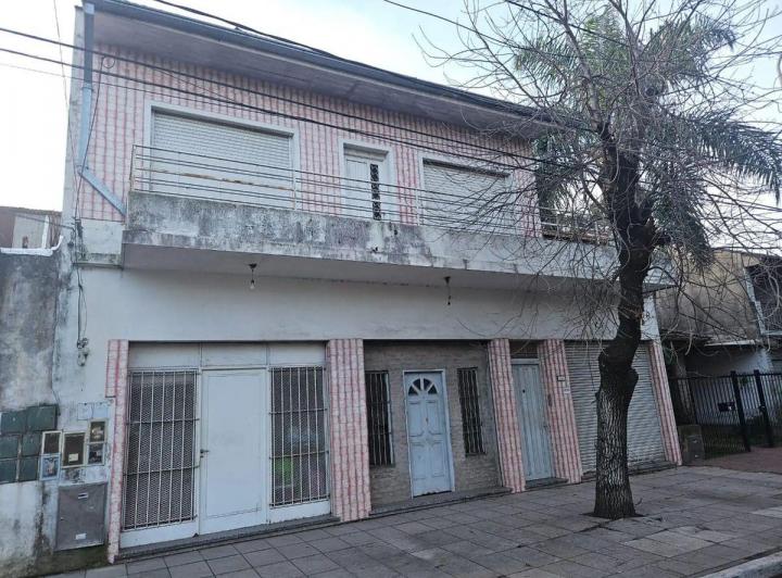 Casa · 202m² · 3 Ambientes · 2 Cocheras