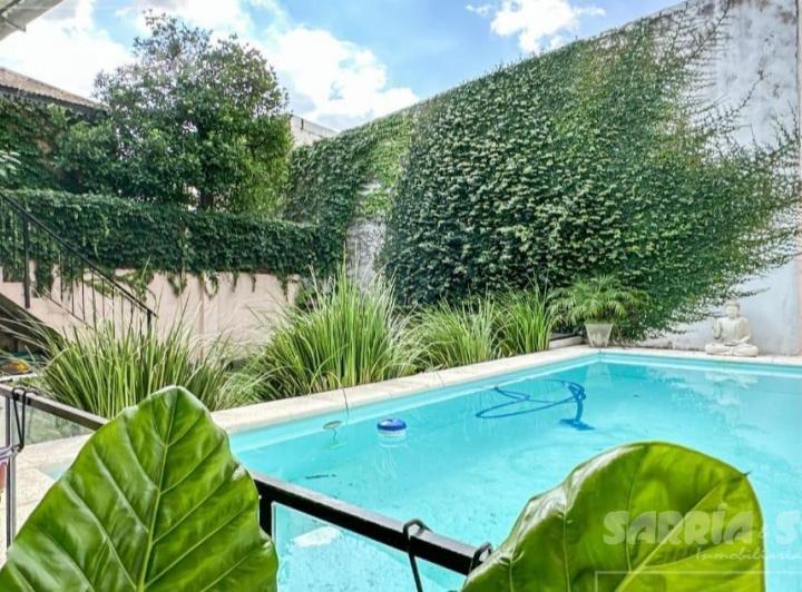 Casa · 188m² · 4 Ambientes · 2 Cocheras