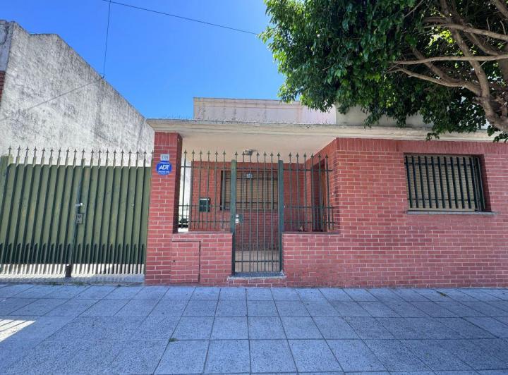 Casa · 90m² · 3 Ambientes · 1 Cochera