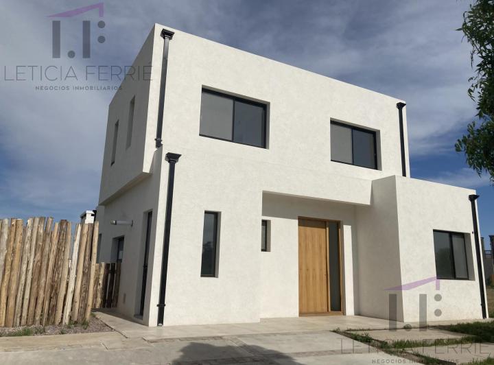 Casa · 178m² · 3 Dormitorios · 2 Cocheras