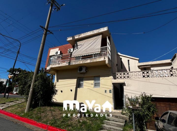 Casa · 140m² · 4 Ambientes · 1 Cochera