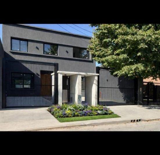 Casa · 150m² · 4 Ambientes · 1 Cochera