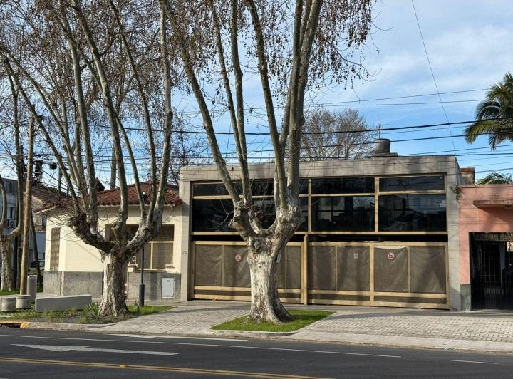 Casa · 126m² · 3 Ambientes · 6 Cocheras