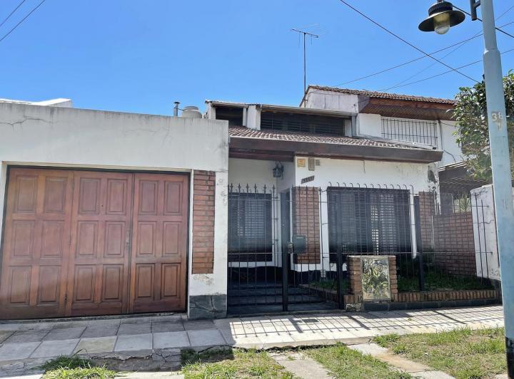 Casa · 126m² · 4 Ambientes · 1 Cochera