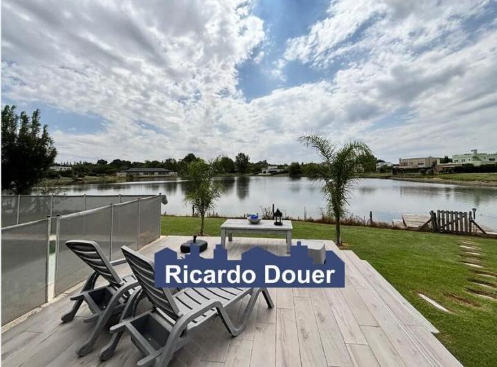 Casa · 350m² · 6 Ambientes · 1 Cochera