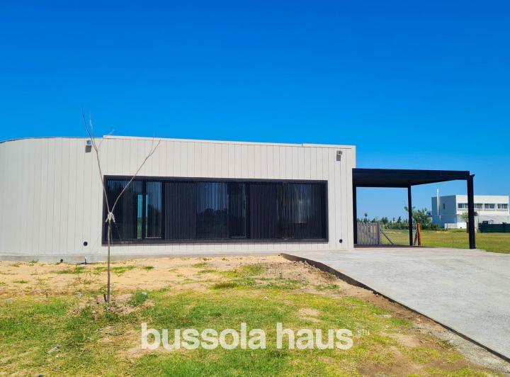 Casa · 158m² · 5 Ambientes · 2 Cocheras