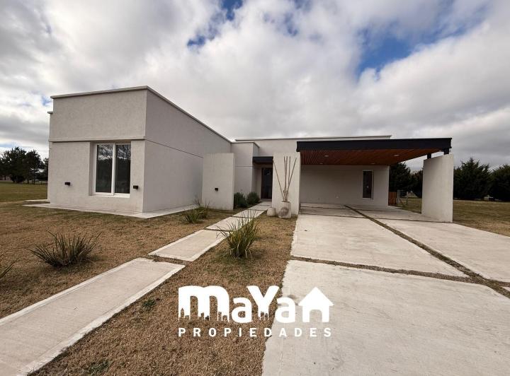 Casa · 147m² · 4 Ambientes · 2 Cocheras