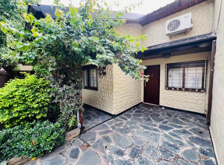Casa · 105m² · 4 Ambientes · 1 Cochera