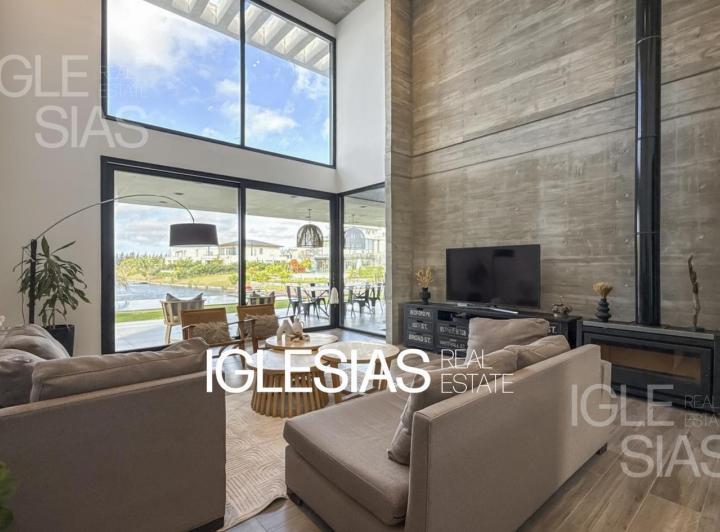 Casa · 433m² · 9 Ambientes