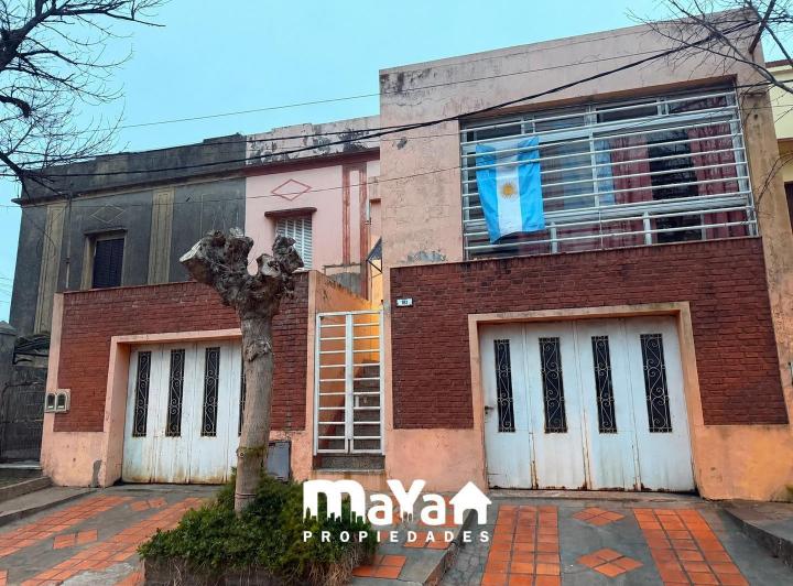 Casa · 184m² · 4 Ambientes · 2 Cocheras