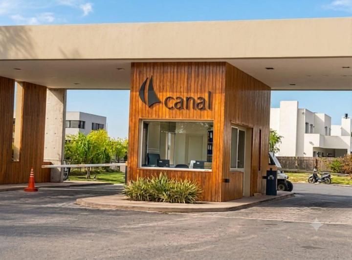 Casa · 229m² · 5 Ambientes · 3 Cocheras